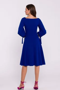 Robe évasée manches longues col en V