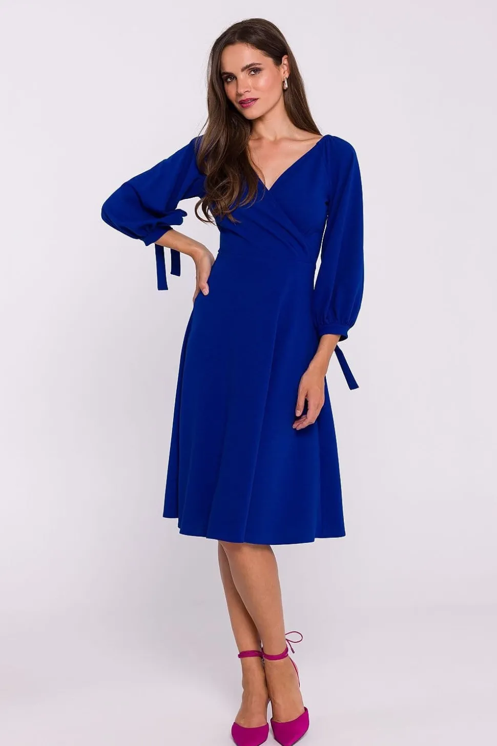 Robe évasée manches longues col en V