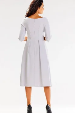 Robe évasée mi longue