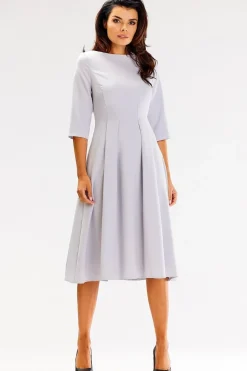 Robe évasée mi longue